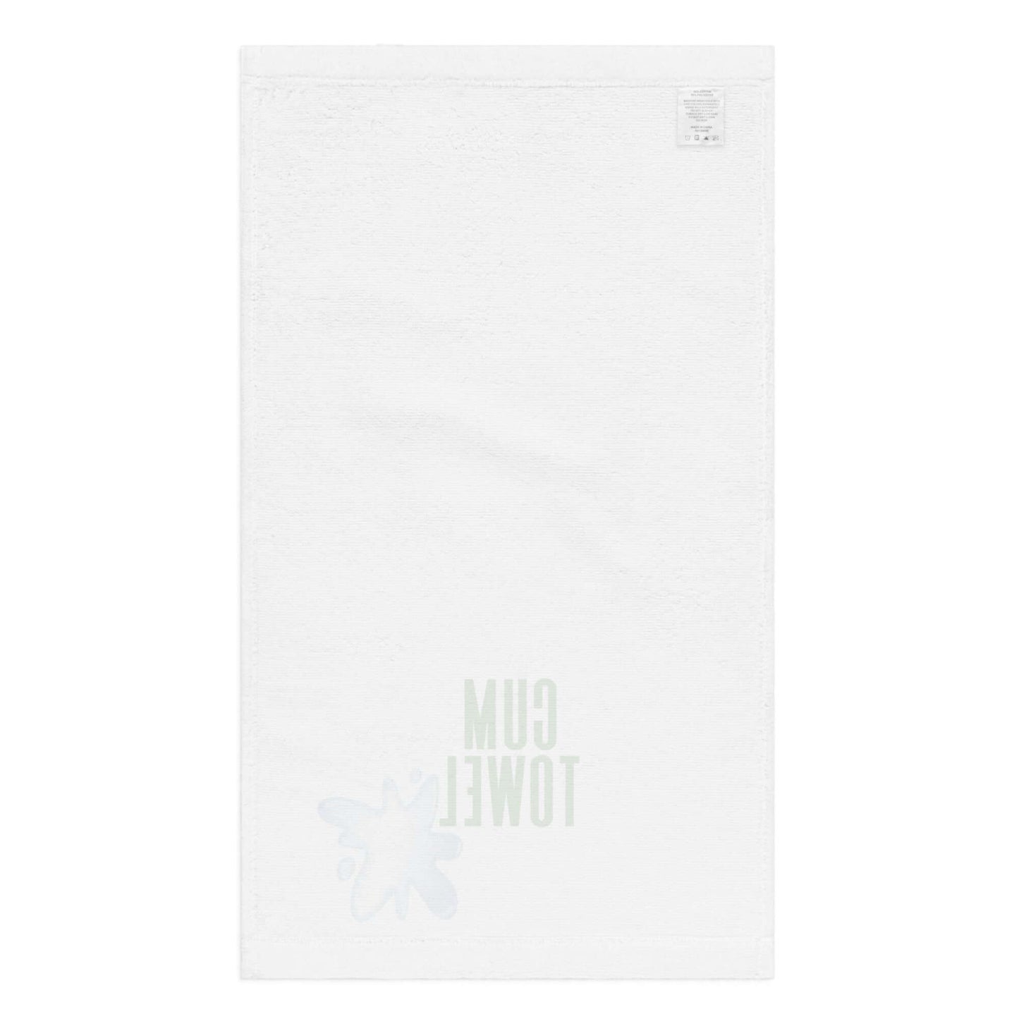 Cum Hand Towel | Emerald on White - Soft, absorbent cotton towel with a vibrant finish and cozy fabric, ideal for bathroom use.