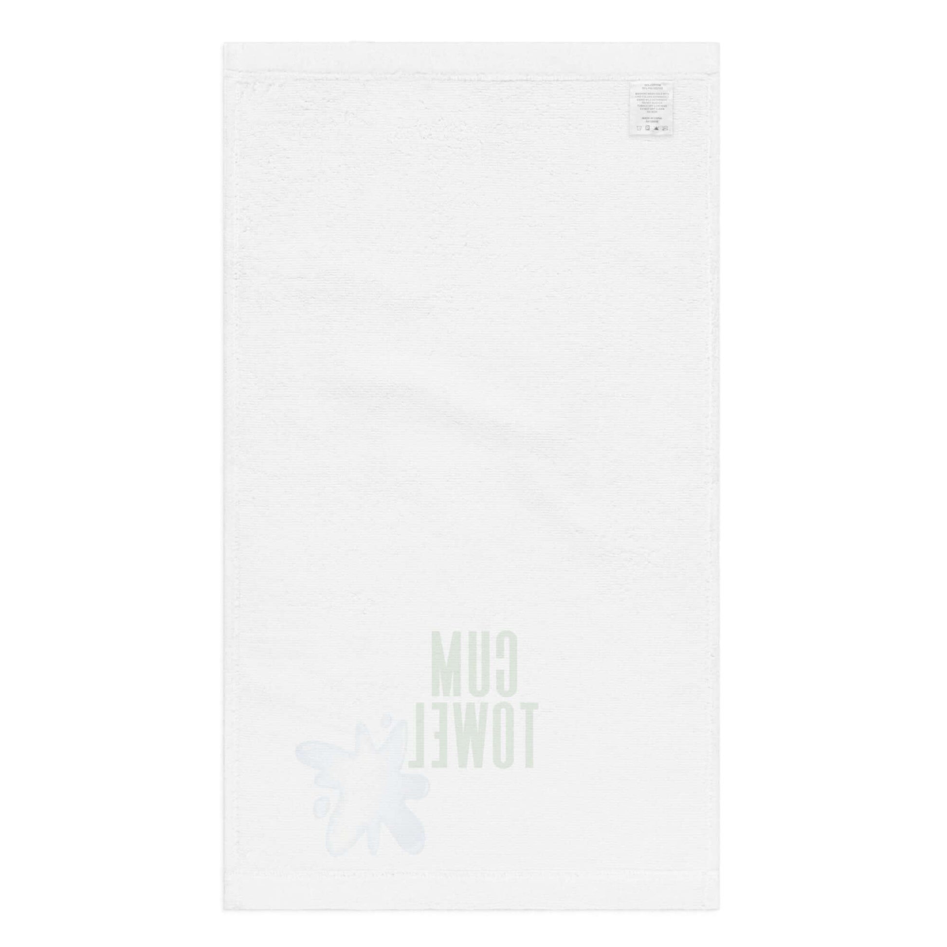 Cum Hand Towel | Emerald on White - Soft, absorbent cotton towel with a vibrant finish and cozy fabric, ideal for bathroom use.